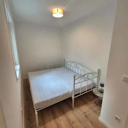 Grosszuegige 100 Qm Mit 2 Schlafzimmern Und Grossem Wohnzimmer Bad Abbach