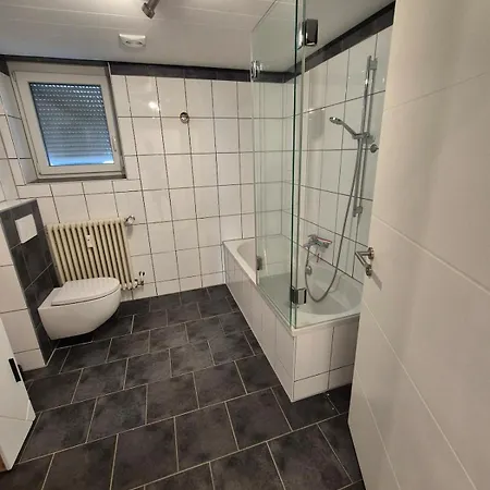 Grosszuegige 100 Qm Mit 2 Schlafzimmern Und Grossem Wohnzimmer Appartamento Bad Abbach