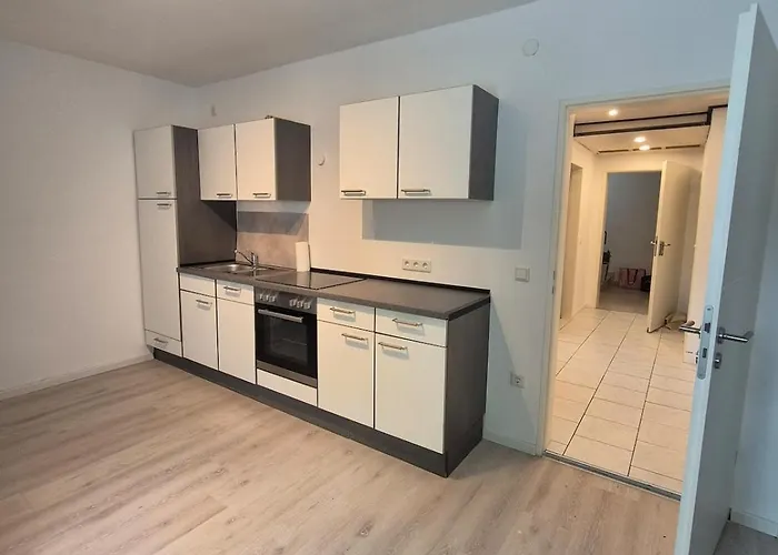 Grosszuegige 96 Qm Mit 2 Schlafzimmern Und Grossem Wohnzimmer Appartement