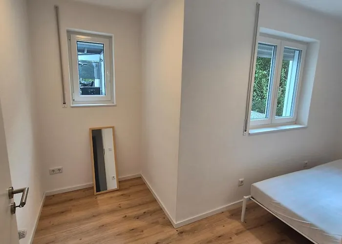 Grosszuegige 96 Qm Mit 2 Schlafzimmern Und Grossem Wohnzimmer * Bad Abbach