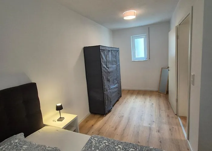 Grosszuegige 96 Qm Mit 2 Schlafzimmern Und Grossem Wohnzimmer Appartement *