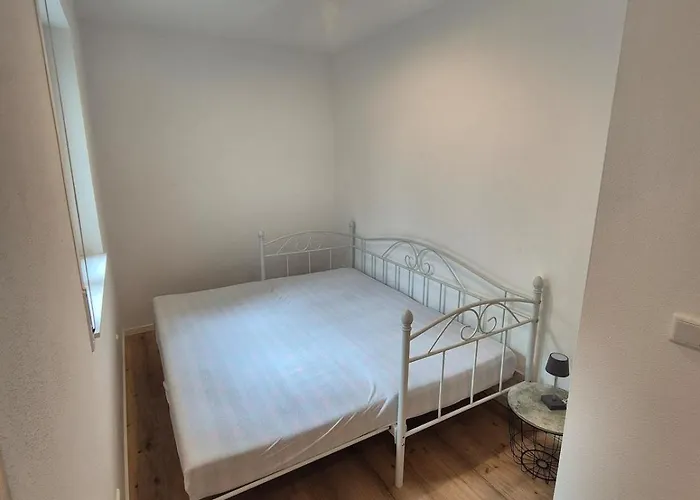 Grosszuegige 96 Qm Mit 2 Schlafzimmern Und Grossem Wohnzimmer Bad Abbach
